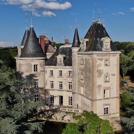 Chateau De Saint Bonnet Les Oules Exteriör bild
