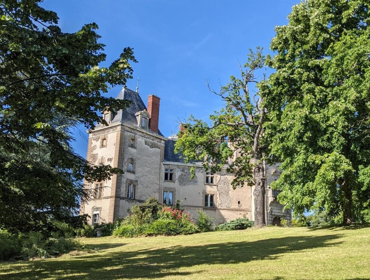 Chateau De Saint Bonnet Les Oules Exteriör bild