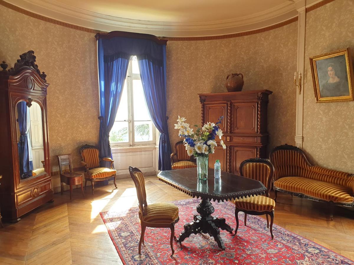 Chateau De Saint Bonnet Les Oules Exteriör bild